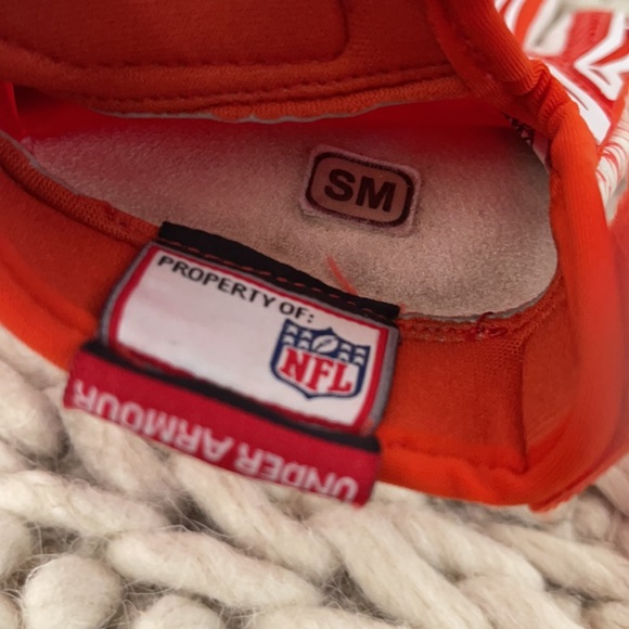 NEW•Under Armour Swarm Receiver Gloves NEW FOOTBALL - Picture 7 of 8